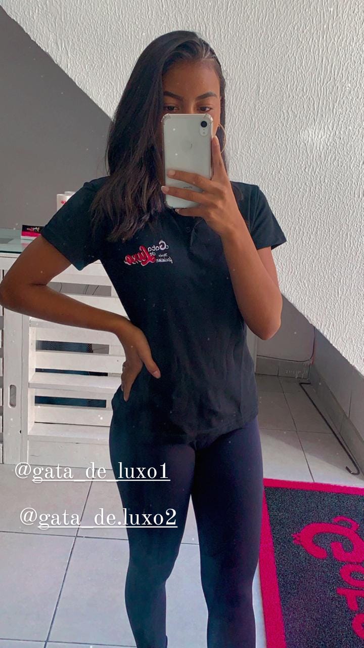 Isabele Spekter na loja de roupa